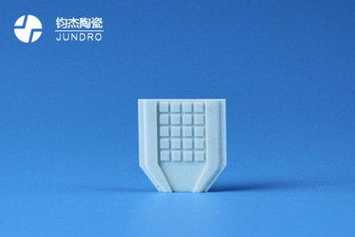 加工氧化鋁陶瓷出現(xiàn)崩裂的原因 加工氧化鋁陶瓷出現(xiàn)崩裂的原因